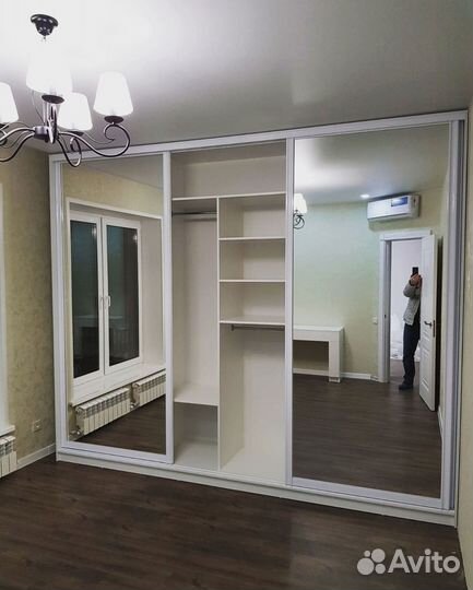 Узкий шкаф