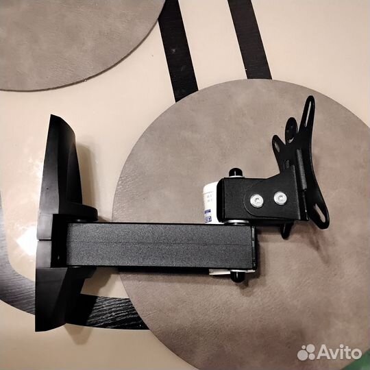 Кронштейн для телевизора поворотный