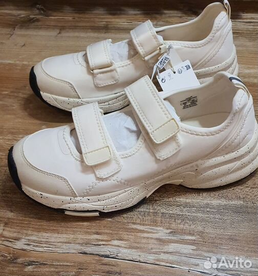 Кроссовки Zara