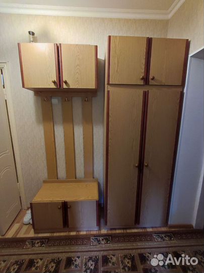 Продам мебель в прихожку