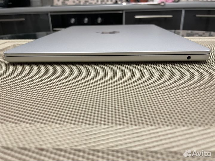 MacBook Air M2/8/256 (50 циклов)