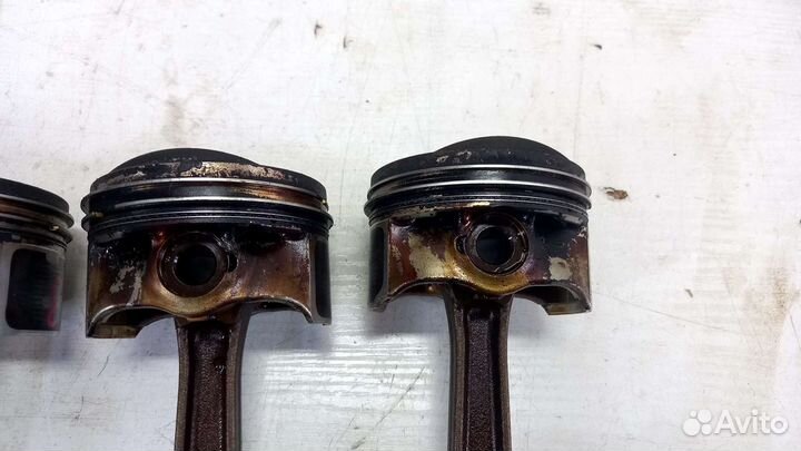 Поршень- шатун VW Passat CC