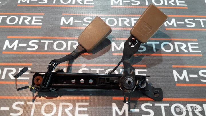 Замок ремня безопасности задний Mercedes-Benz