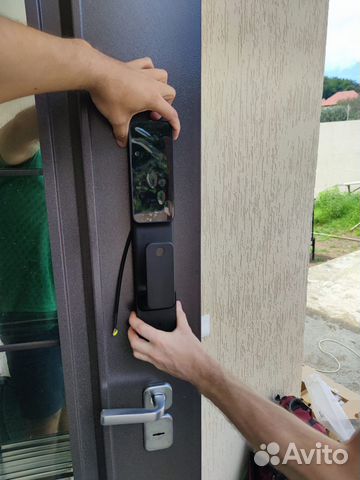 Установка умных/электронных/биометрических замков