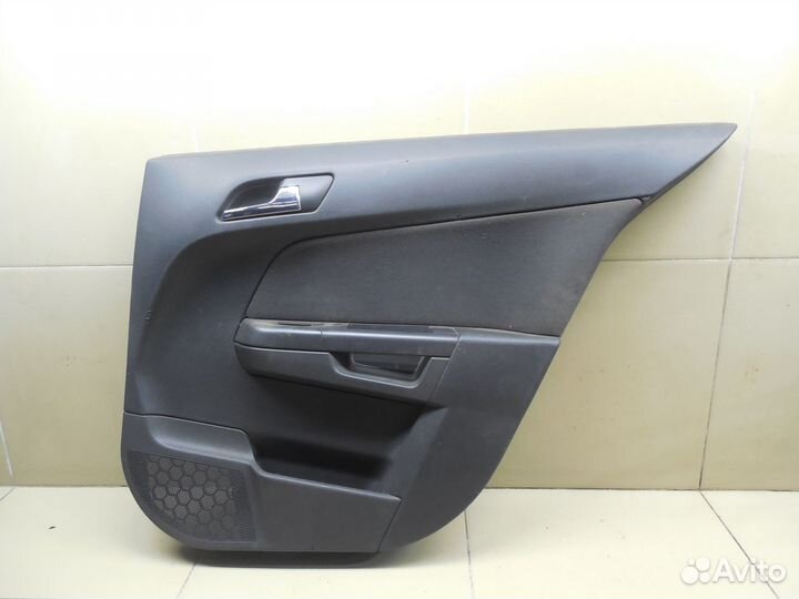 Обшивка двери задней правой Astra H / Family 2004