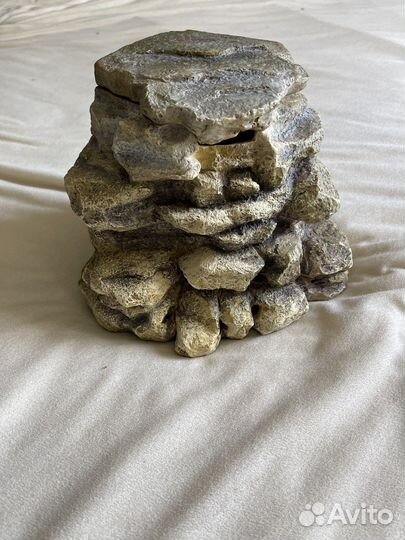 Декоративный камень в аквариум