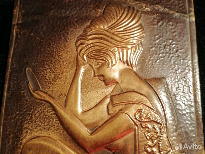 Чеканка СССР девушка