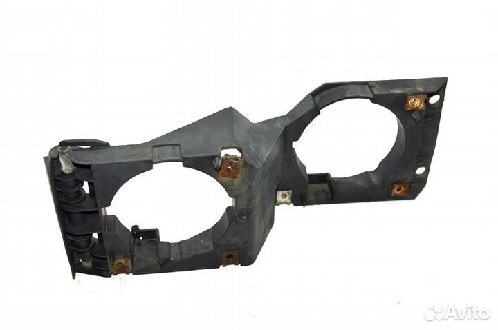 Рамка противотуманной фары, левая scania R-Series