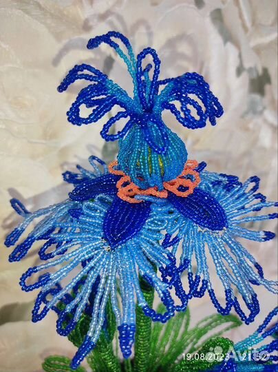 Цветы из бисера