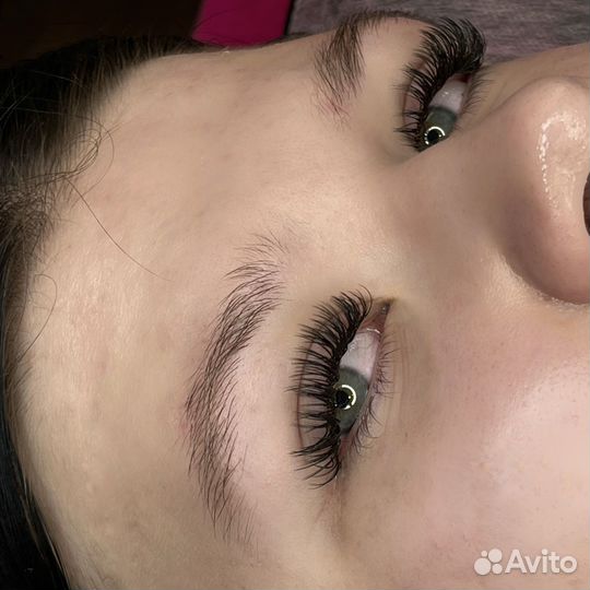 Модель на наращивание ресниц