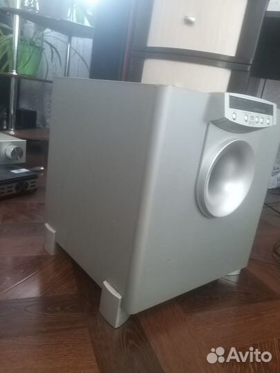 Сабвуфер jbl