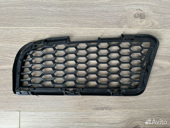 Решетка бампера M5F10