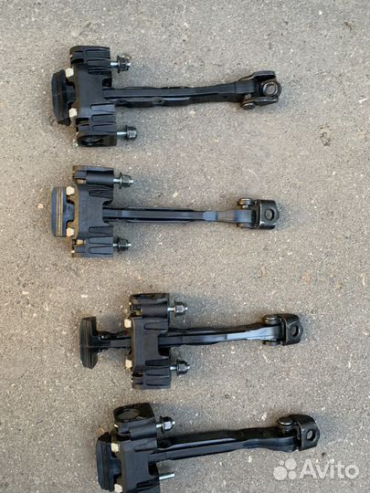 Ограничитель двери volvo s60