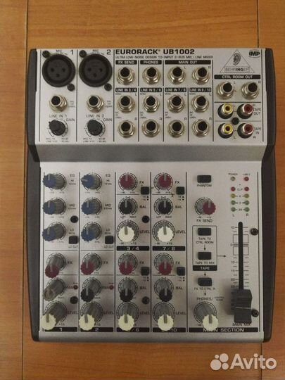 Микшерный пульт Behringer Eurorack UB1002