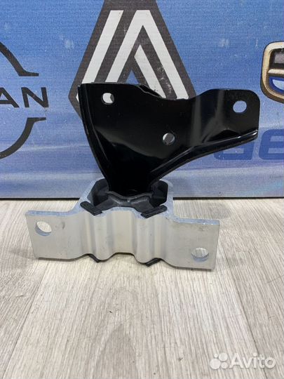 Опора двигателя двс Кронштейн Renault logan Прав