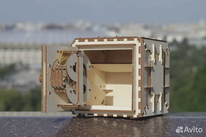 Деревянный конструктор ugears «Сейф»