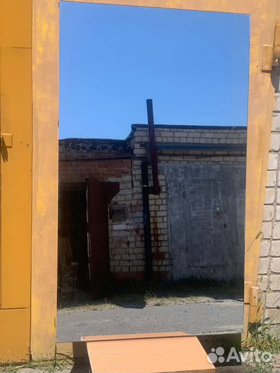 Зеркальная стенка