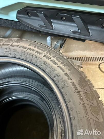 Покрышки 215/60 R17 зимние шипованные Nokian