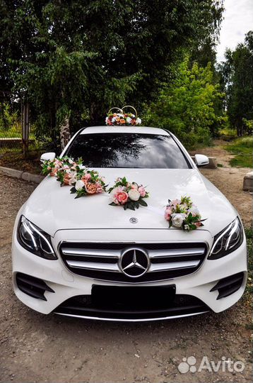 Свадебное украшение на авто