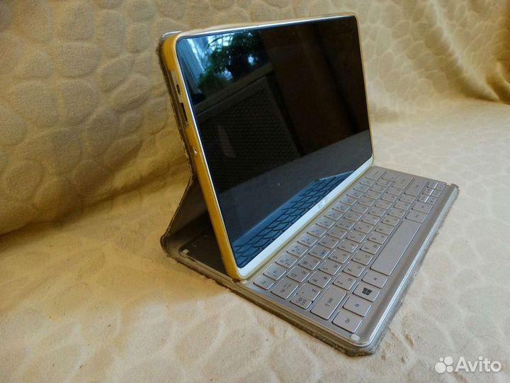 Acer IconiaTab W700 с Сенсорным Экраном