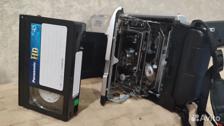 Видеокамера JVC GR-SXM49E