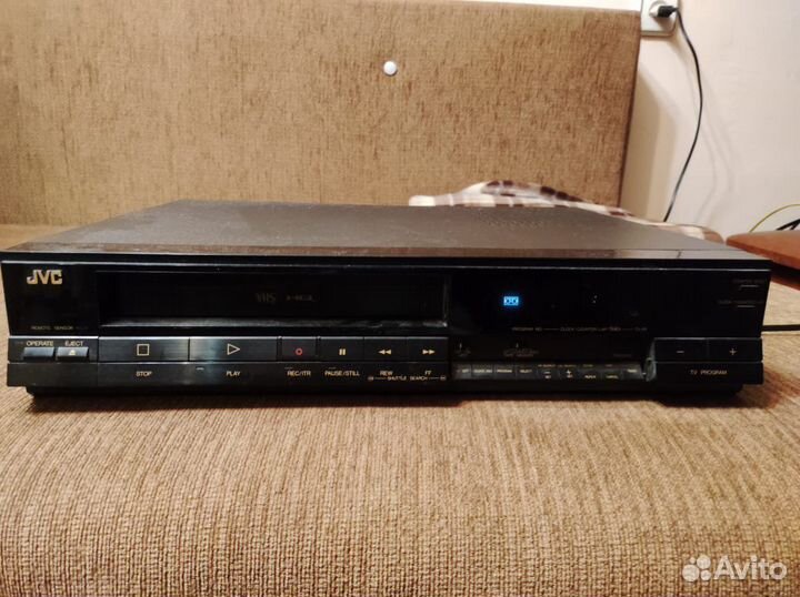 Пишущий видеомагнитофон JVC HR-D211EM