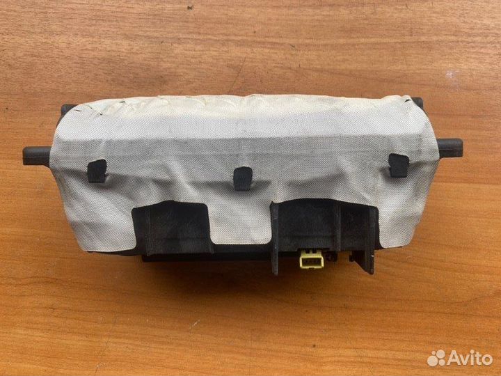 Подушка безопасности пассажира Vw Touran вsx 2007