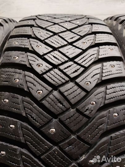 Goodyear UltraGrip Arctic 2 215/55 R17 98T
