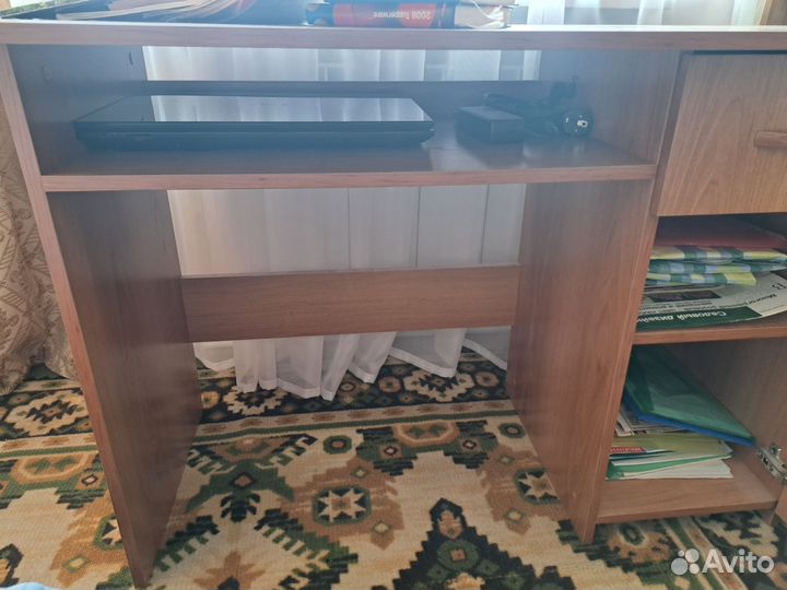 Письменный стол