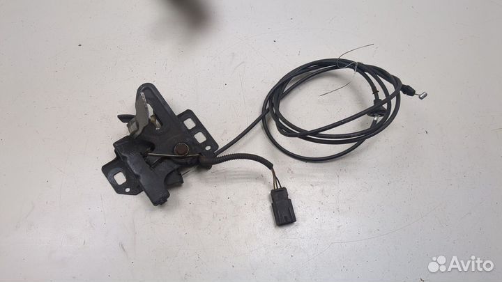 Замок капота Chevrolet Tahoe, 2008