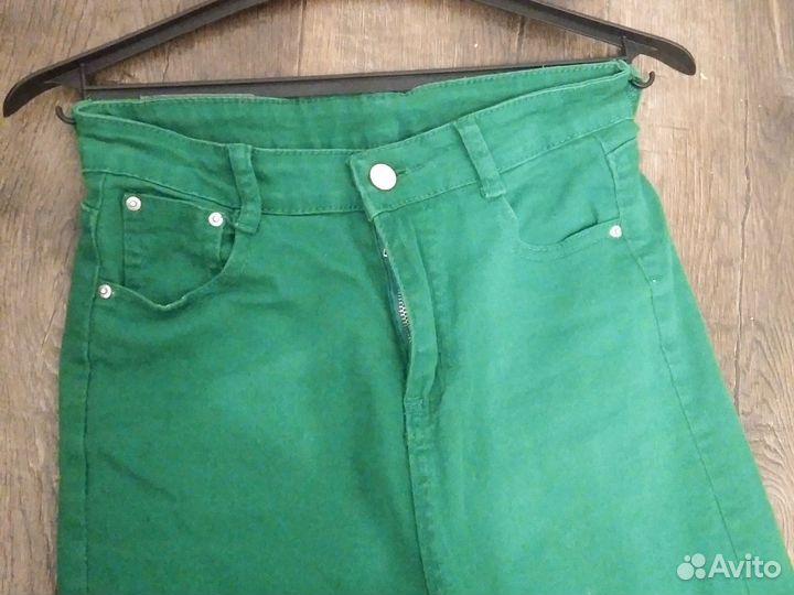 Изумрудные джинсы клеш M высокая посадка
