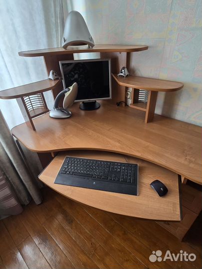 Компьютерный стол