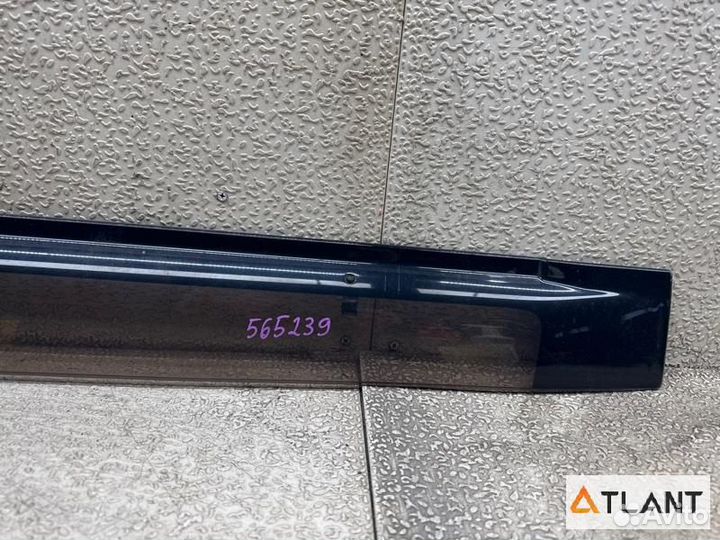 Ветровик задний левый toyota noah