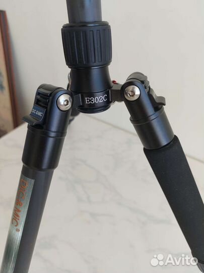 Штативы DIK&MIC E 302 C и Rekam Maxi Pod