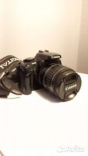 Зеркальный фотоаппарат Canon EOS