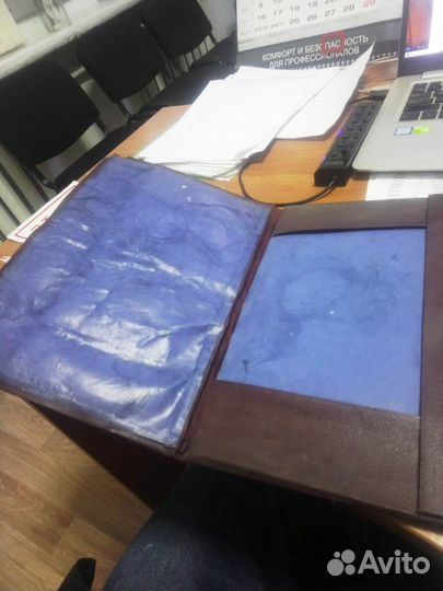 Папка с тиснением изображения 