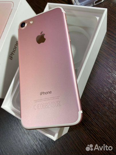 Телефон iPhone 7 32/100 RU/A