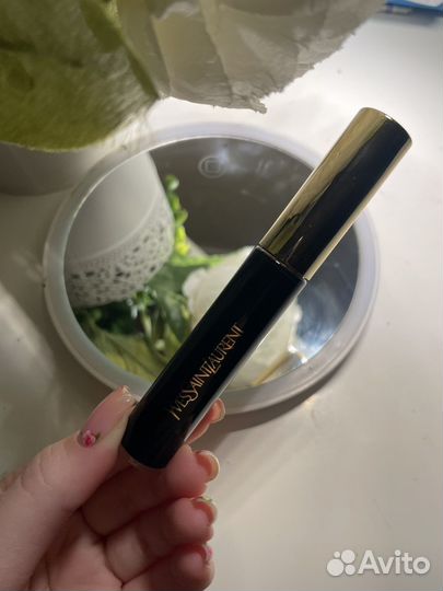 Консилер Yves Saint Laurent светлый