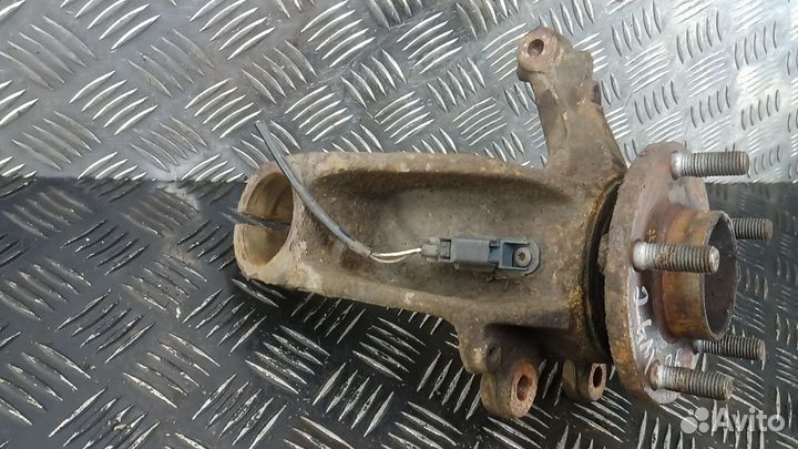 Ступица передняя левая ford focus 2 2009