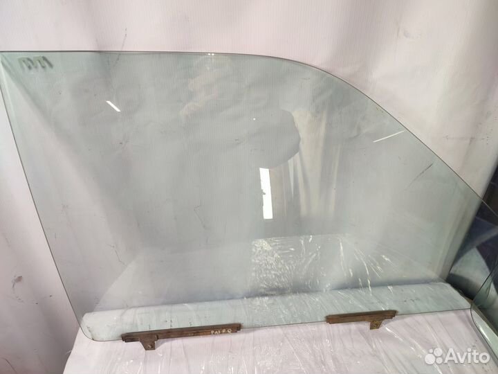 Стекло двери Mitsubishi Pajero Sport