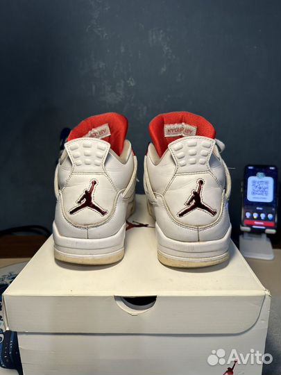 Jordan 4 metallic red