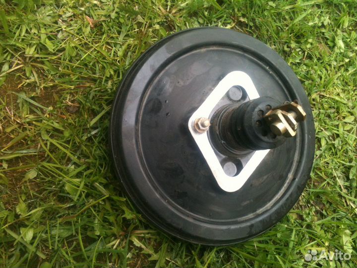 Мерседес 124 Вакуумный усилитель