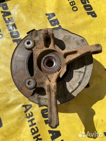 Передний левый поворотный кулак Chevrolet Aveo T30