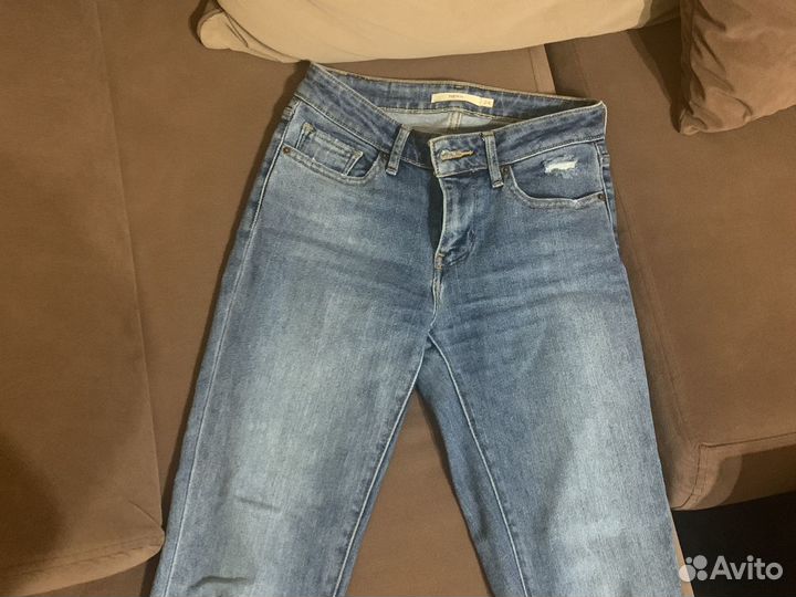 Джинсы levis