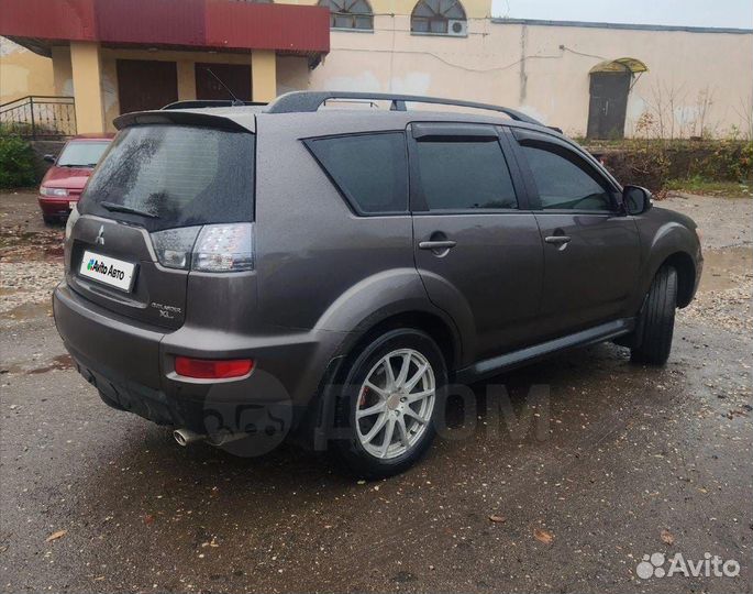 Mitsubishi Outlander 2.0 CVT, 2011, 257 216 км