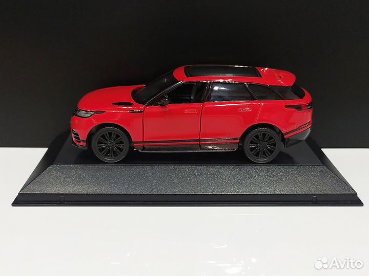1:43 Range Rover Velar Red