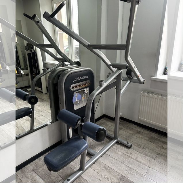 Силовые тренажеры Circuit series Life Fitness