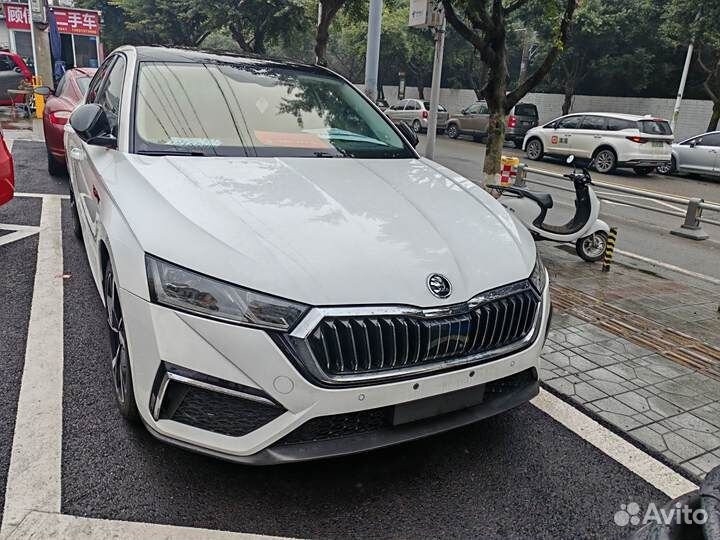 Skoda Octavia 1.5 AT, 2021, 80 000 км