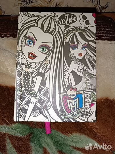 Блокнот с рисунком Монстр хай