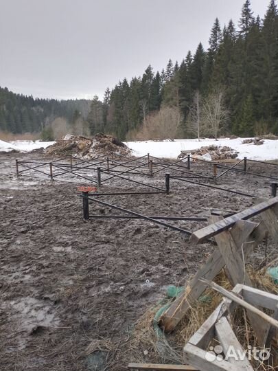 Монтаж свайного фундамента